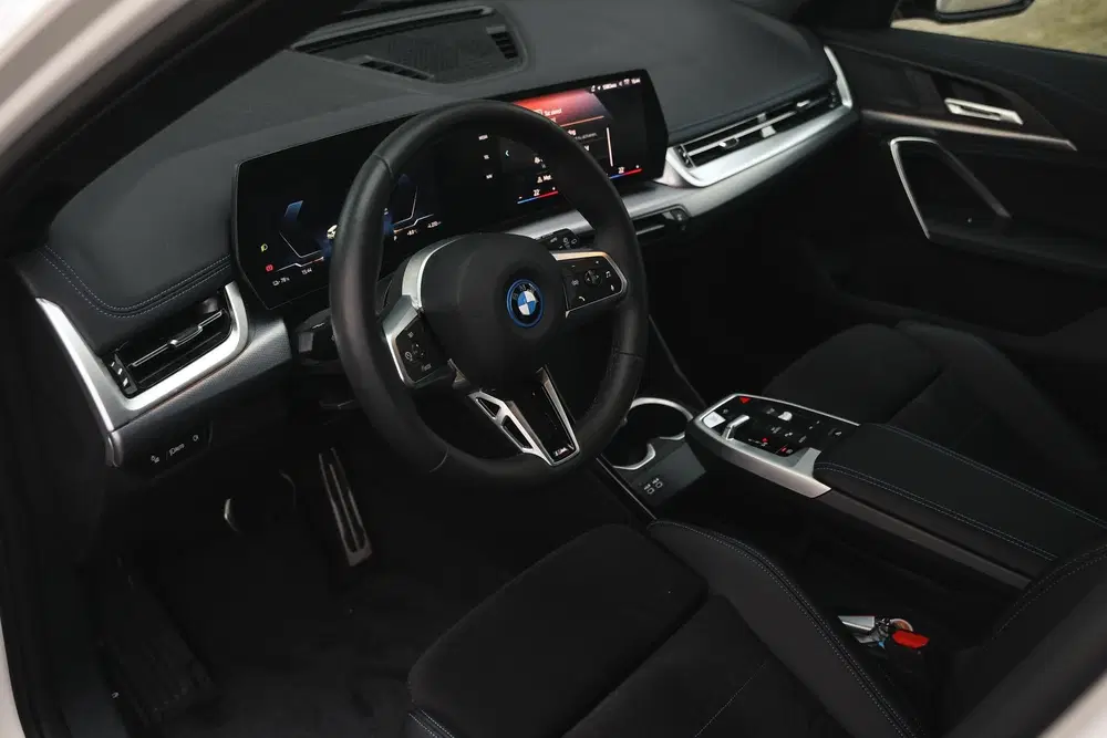 BMW iX1 eDrive20 M Sport uit 2024, foto 9