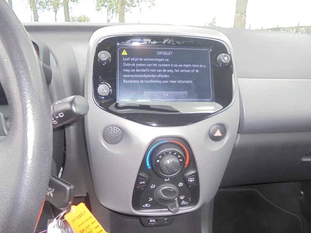 Peugeot 108 peugeot 108 1.0 Benzine Automaat airco 39. uit 2019, foto 6