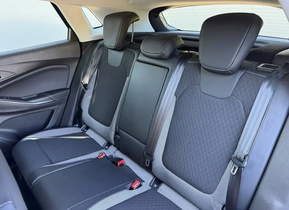 Opel Grandland 1.2 Turbo Business Executive uit 2019, foto 12