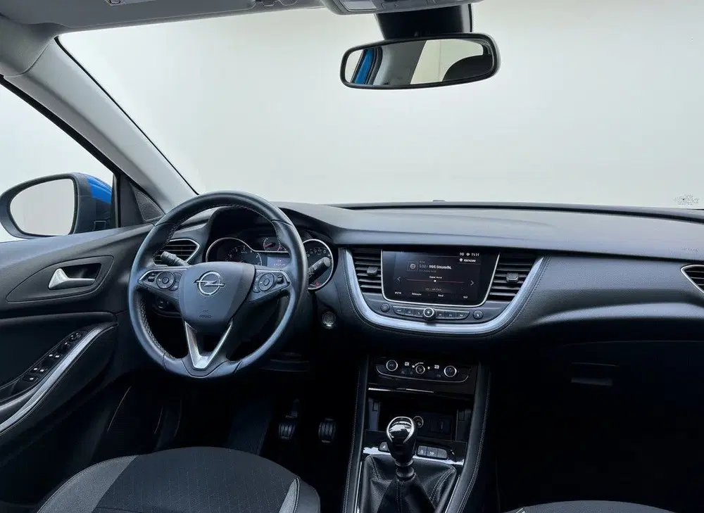 Opel Grandland 1.2 Turbo Business Executive uit 2019, foto 2