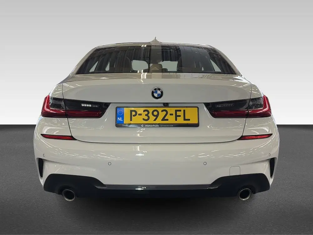 BMW 3-serie 320i Business Edition uit 2022, foto 10