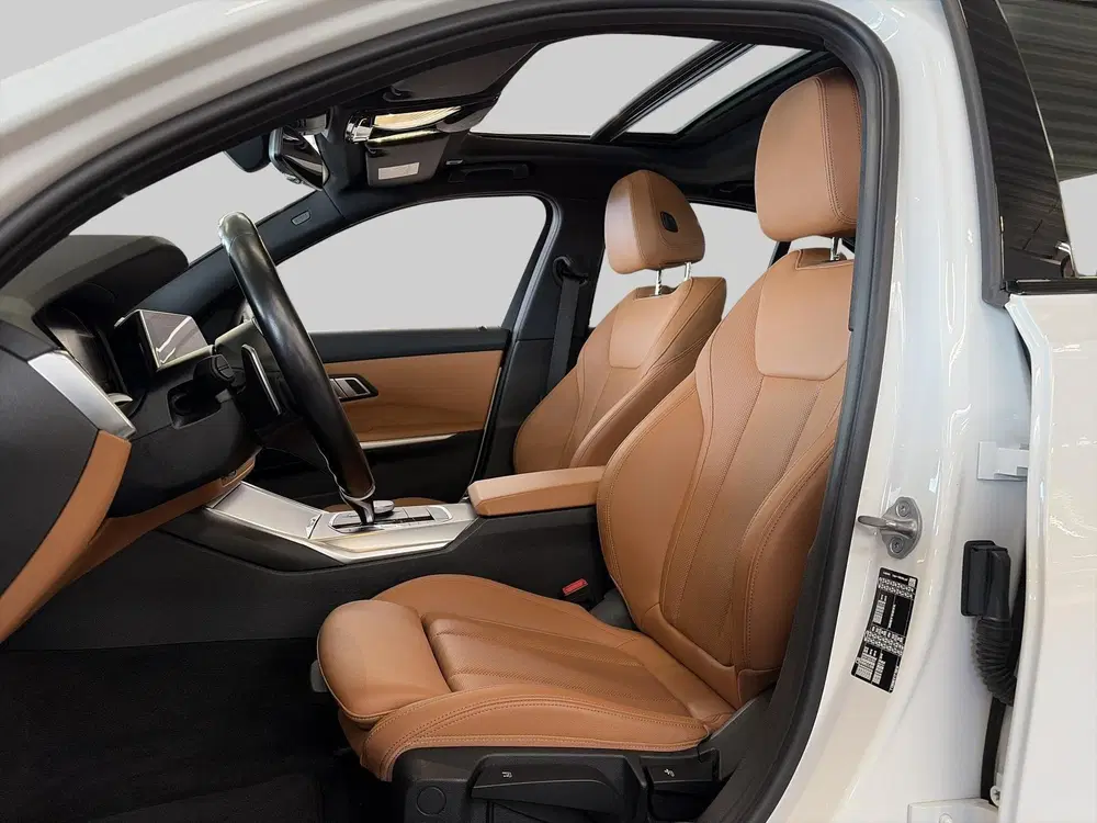 BMW 3-serie 320i Business Edition uit 2022, foto 12