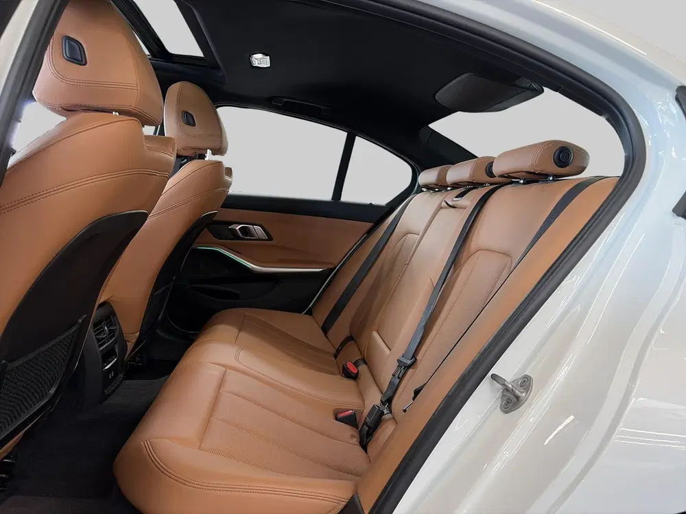 BMW 3-serie 320i Business Edition uit 2022, foto 6