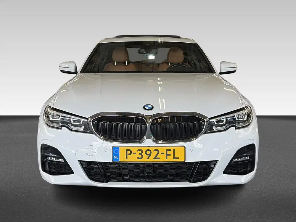 BMW 3-serie 320i Business Edition uit 2022, foto 7