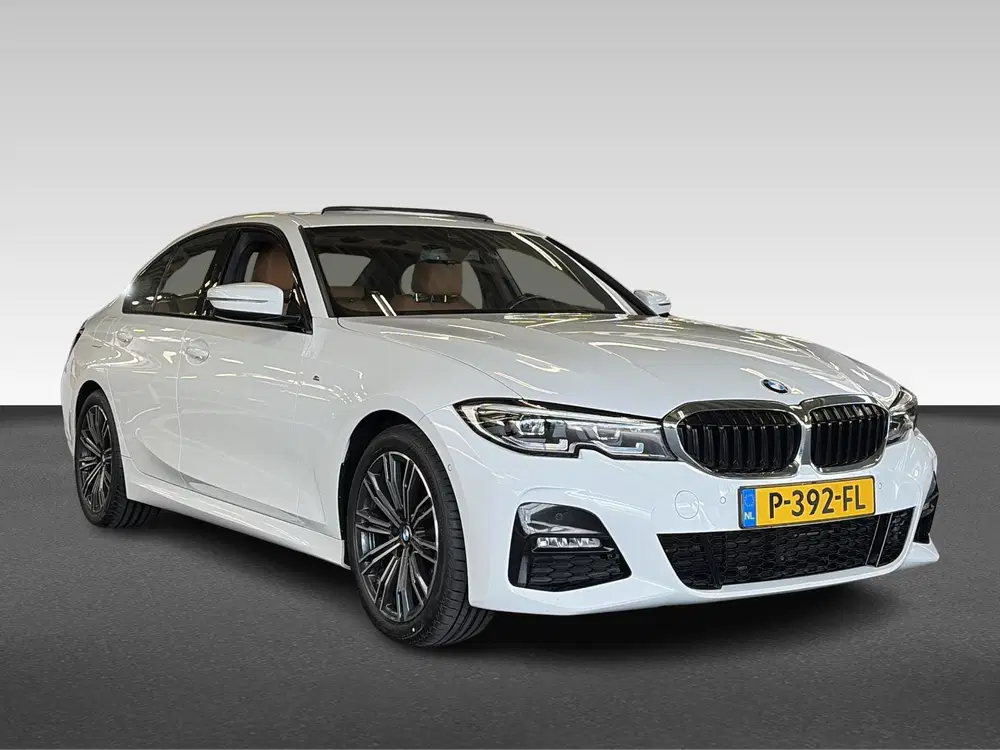 BMW 3-serie 320i Business Edition uit 2022, foto 8