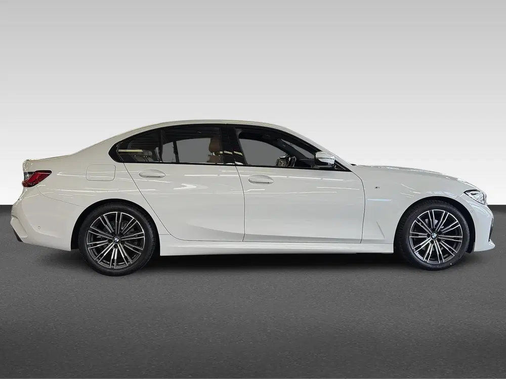 BMW 3-serie 320i Business Edition uit 2022, foto 9