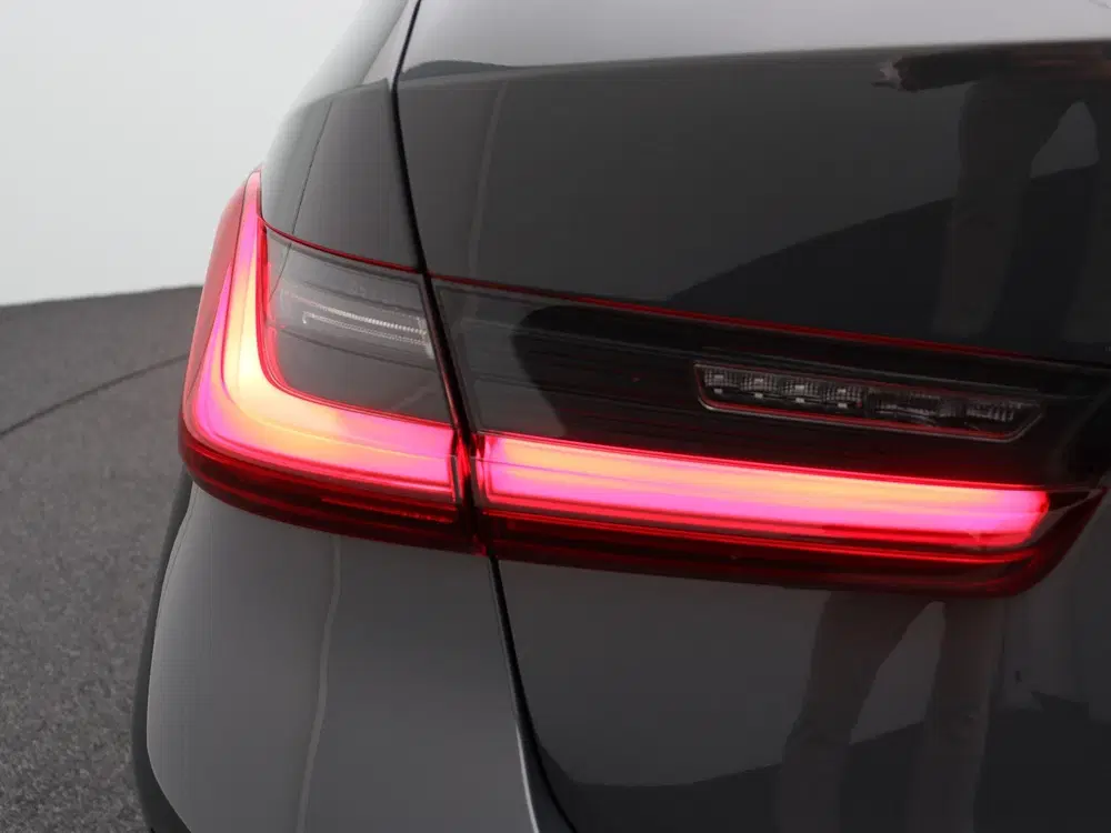 BMW 3-serie Touring 330e M Sportpakket Pro uit 2026, foto 10