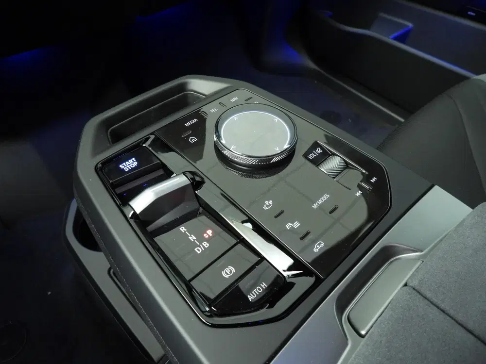 BMW iX xDrive45 M Sport Pro uit 2026, foto 15