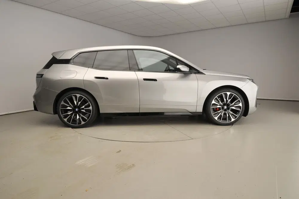 BMW iX xDrive45 M Sport Pro uit 2026, foto 4