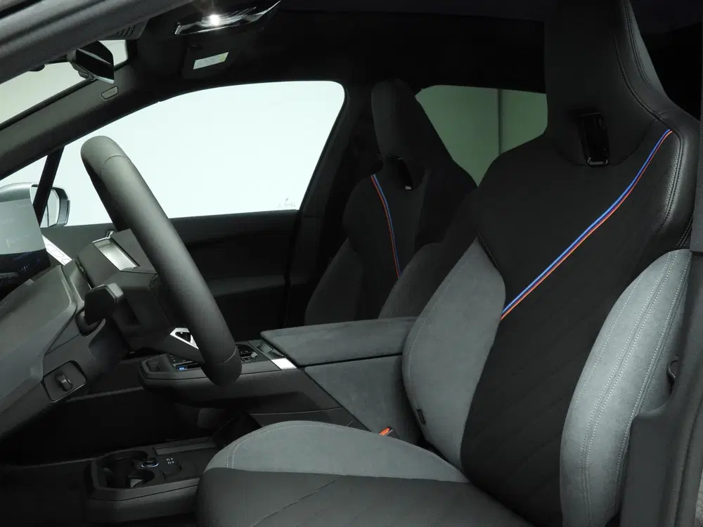 BMW iX xDrive45 M Sport Pro uit 2026, foto 7