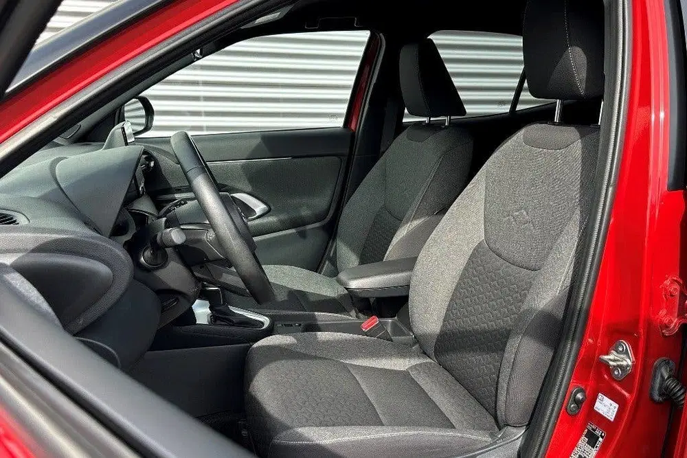 Toyota Yaris Cross 1.5 Hybrid Dynamic uit 2022, foto 15