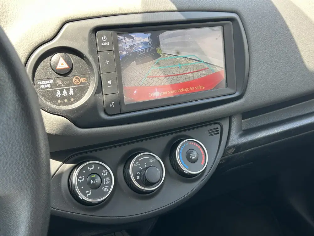 Toyota Yaris 1.0 VVT-i Connect uit 2020, foto 8