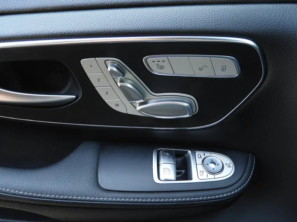 Mercedes-Benz V-Klasse 300d Lang DC Avantgarde AUT uit 2022, foto 13