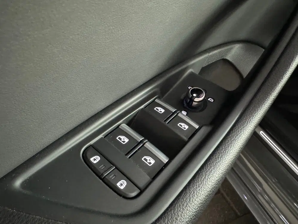 Audi A4 35 TFSI S Line Sfeer uit 2024, foto 12