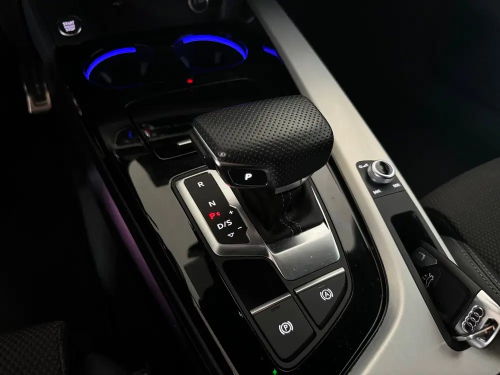Audi A4 35 TFSI S Line Sfeer uit 2024, foto 14