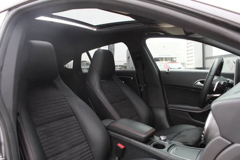 Mercedes-Benz CLA 180 uit 2019, foto 11