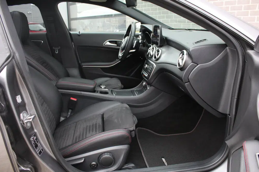Mercedes-Benz CLA 180 uit 2019, foto 9