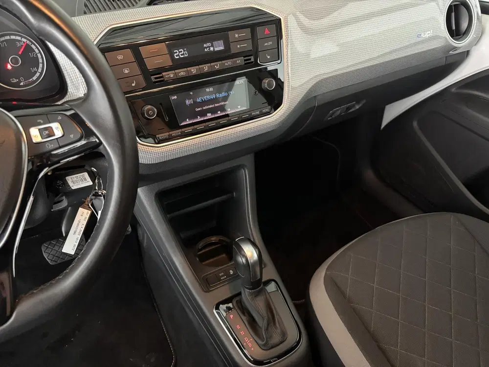 Volkswagen up! e-up Style uit 2022, foto 10