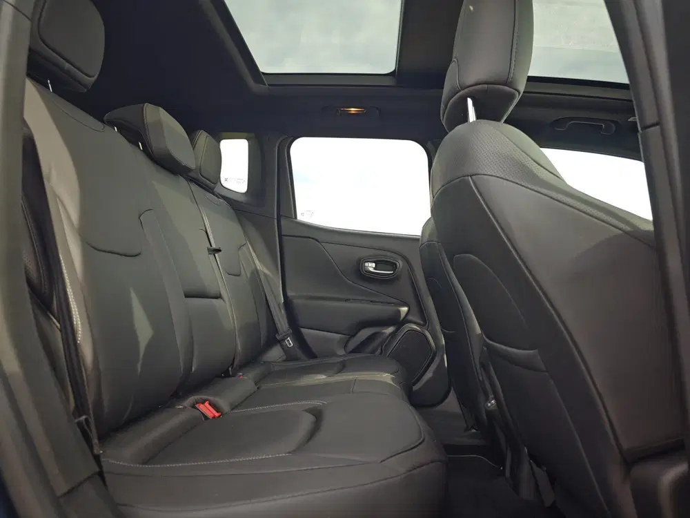 Jeep Renegade 240pk Plug-in Hybrid 80th Anniversary uit 2021, foto 14