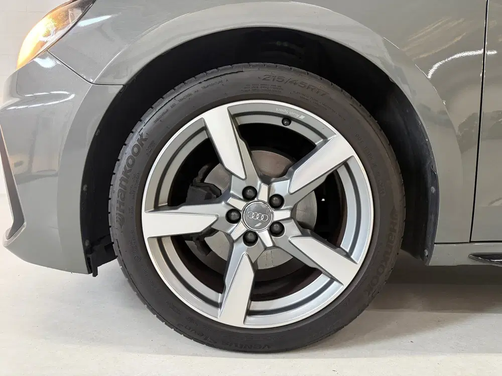 Audi A1 30 TFSI*Stoelverwarming*Parkeersensoren* uit 2019, foto 2