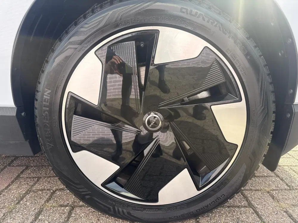 Volvo EX30 Single Motor Extended Range Plus 69 kWh uit 2025, foto 10