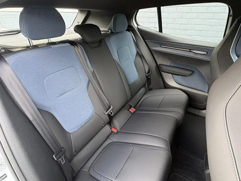 Volvo EX30 Single Motor Extended Range Plus 69 kWh uit 2025, foto 6
