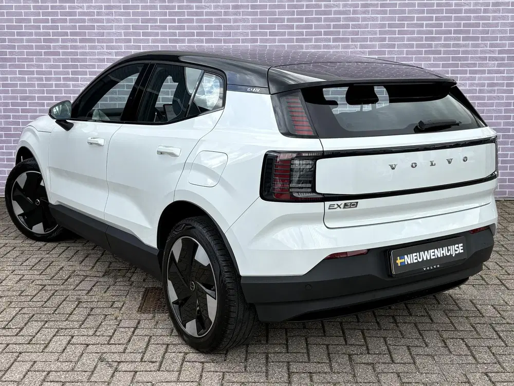 Volvo EX30 Single Motor Extended Range Plus 69 kWh uit 2025, foto 9