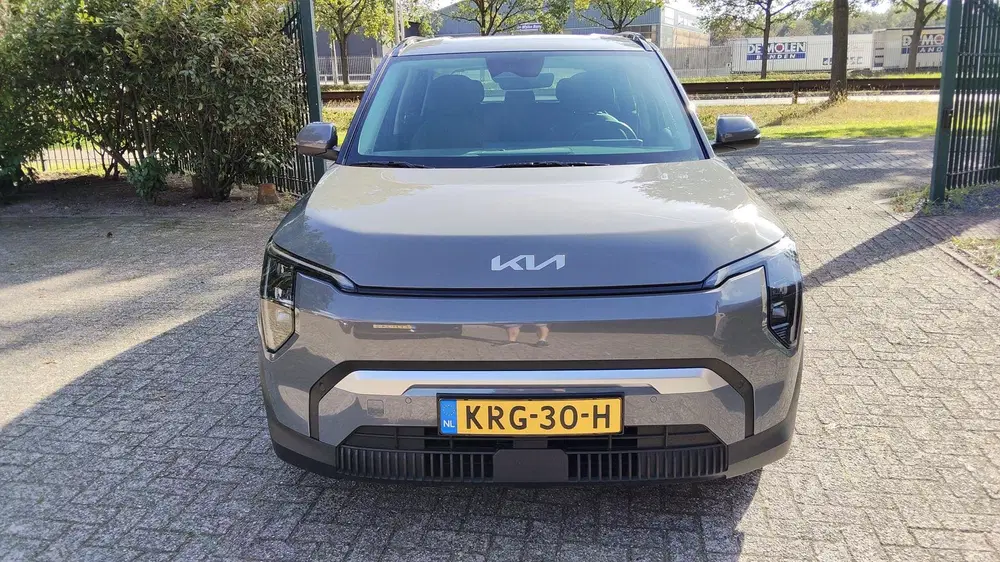 Kia EV3 Air 81.4 kWh 4874 km SOH= 100% trekhaak in uit 2025, foto 2