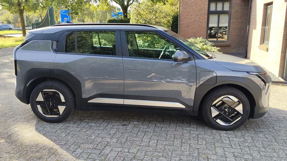 Kia EV3 Air 81.4 kWh 4874 km SOH= 100% trekhaak in uit 2025, foto 3