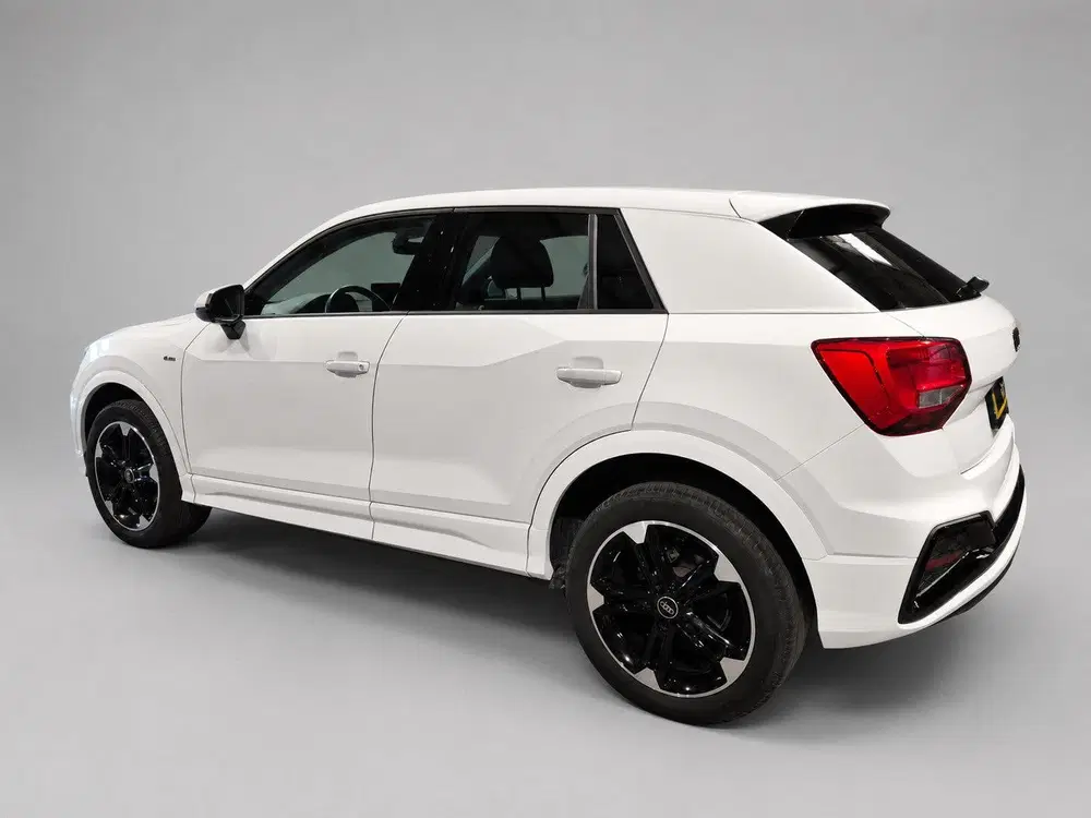 Audi Q2 30 TFSI S-Line uit 2024, foto 3
