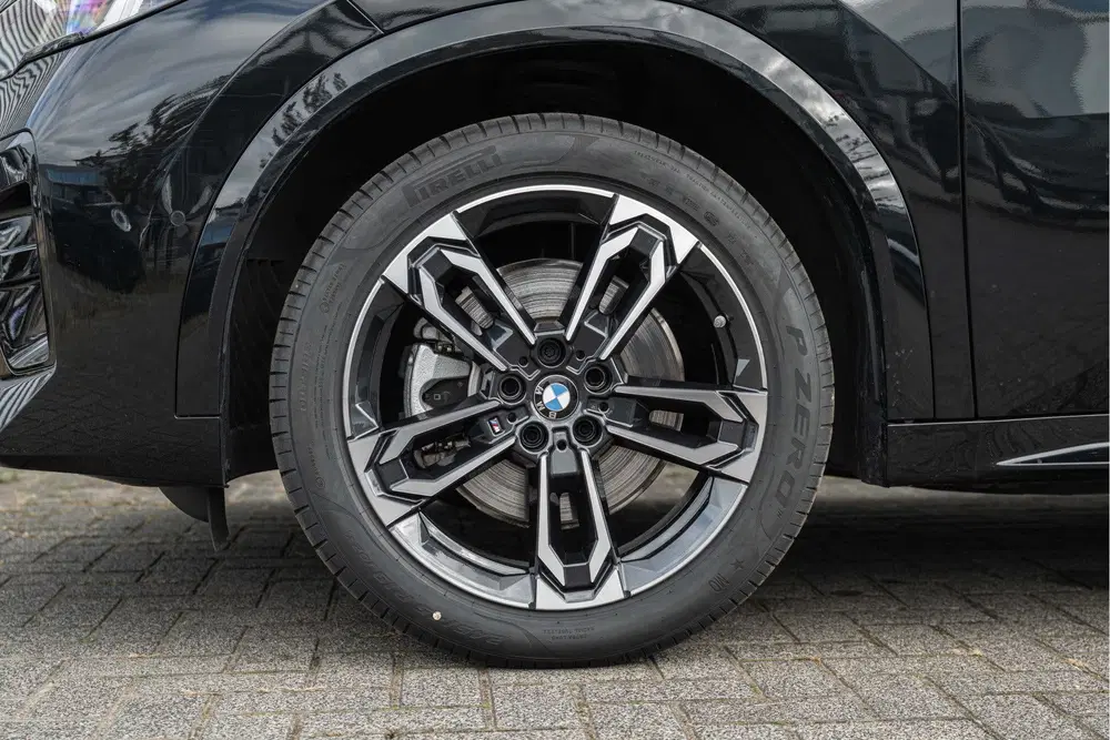 BMW iX2 xDrive30 M Sport uit 2025, foto 15