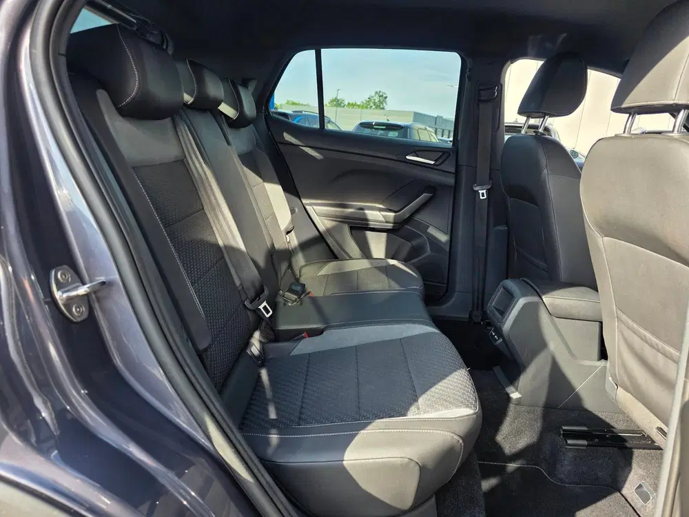 Volkswagen T-Cross 1.0 TSI R-Line uit 2022, foto 9