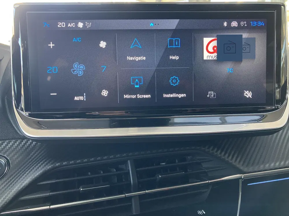 Peugeot 2008 1.2 Hybrid 145 GT uit 2024, foto 14