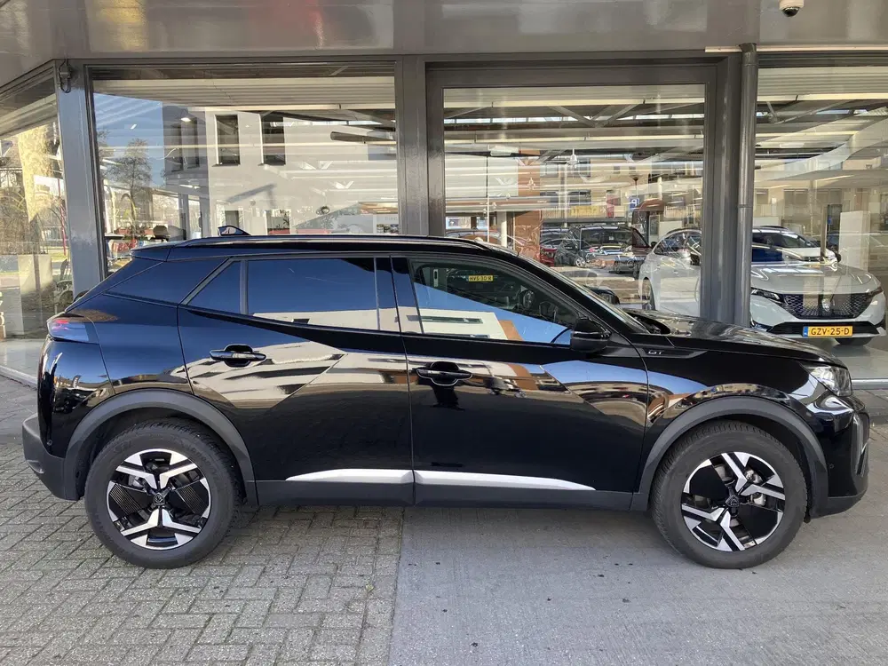 Peugeot 2008 1.2 Hybrid 145 GT uit 2024, foto 3