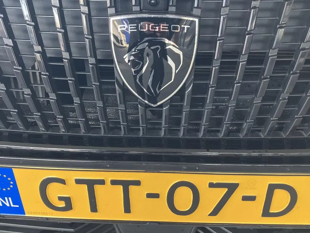 Peugeot 2008 1.2 Hybrid 145 GT uit 2024, foto 9