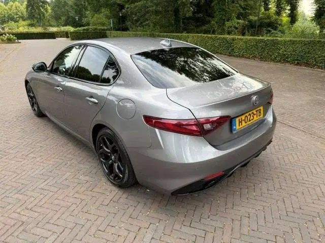 Alfa Romeo Giulia 2.0T Super uit 2020, foto 4