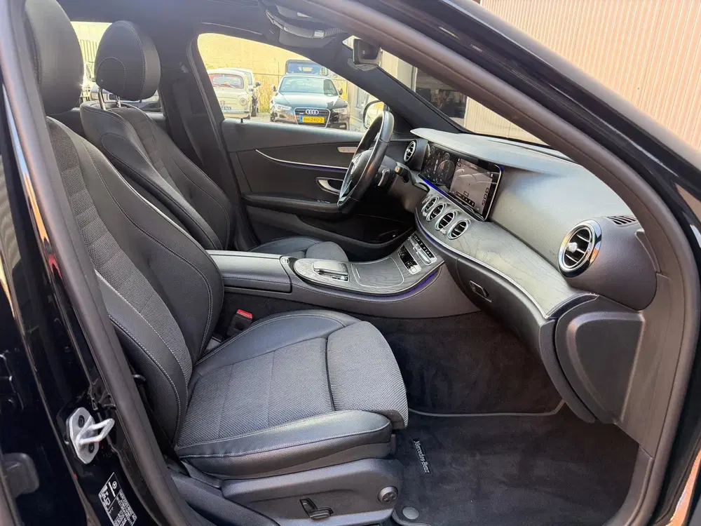 Mercedes-Benz E-Klasse 300 e 4MATIC Exclusive Line Panorama uit 2020, foto 11
