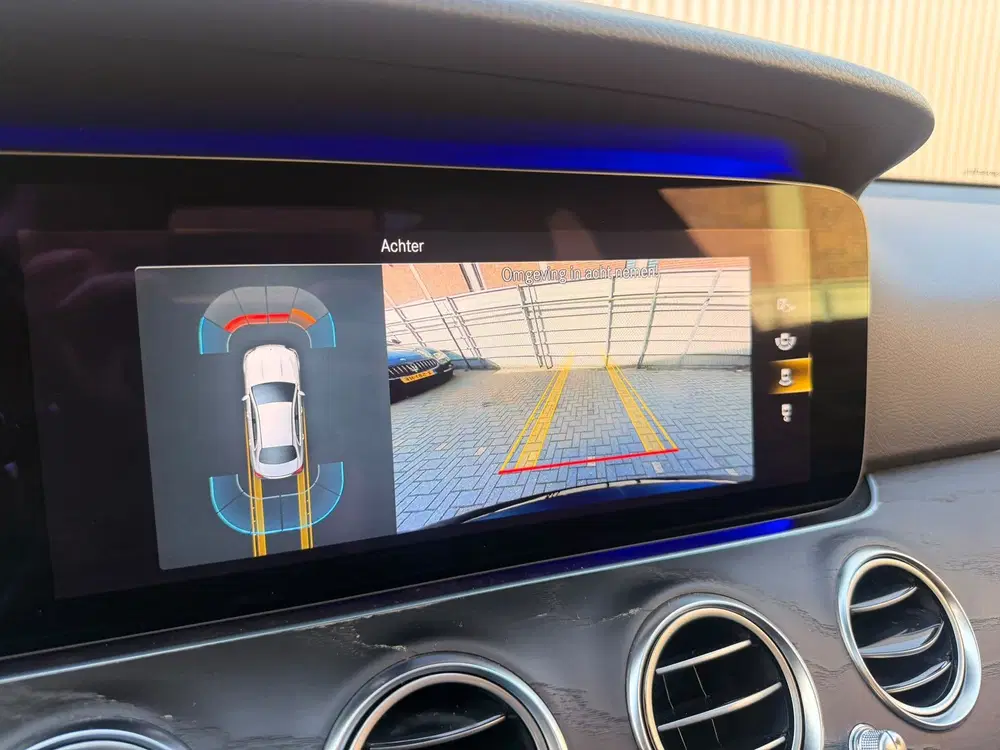 Mercedes-Benz E-Klasse 300 e 4MATIC Exclusive Line Panorama uit 2020, foto 14