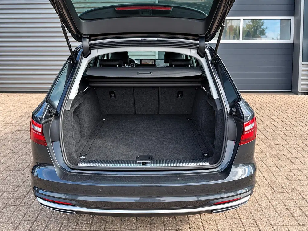 Audi A4 35 TFSI S edition Adaptive Cruise uit 2022, foto 4