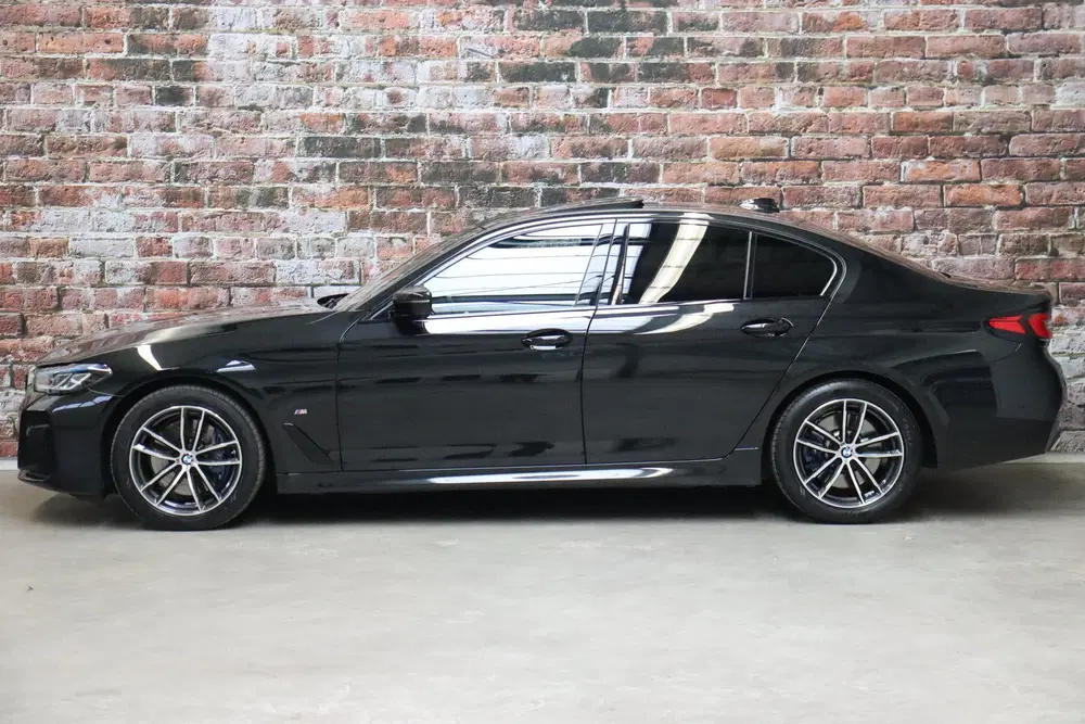 BMW 5-serie 530i High Executive M Sport Pakket Automaa uit 2021, foto 3