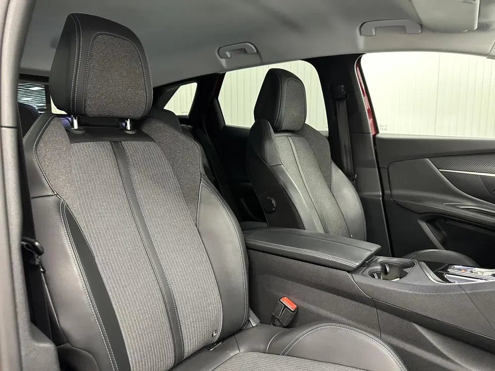Peugeot 3008 1.2 PureTech Allure TREKHAAK NAVI CARPLAY uit 2021, foto 14