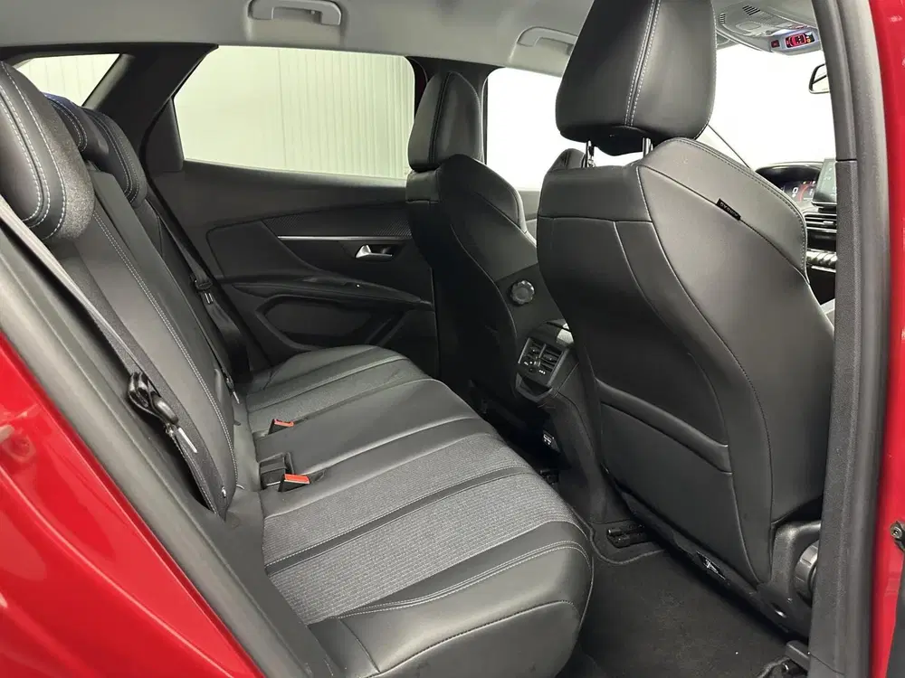 Peugeot 3008 1.2 PureTech Allure TREKHAAK NAVI CARPLAY uit 2021, foto 15