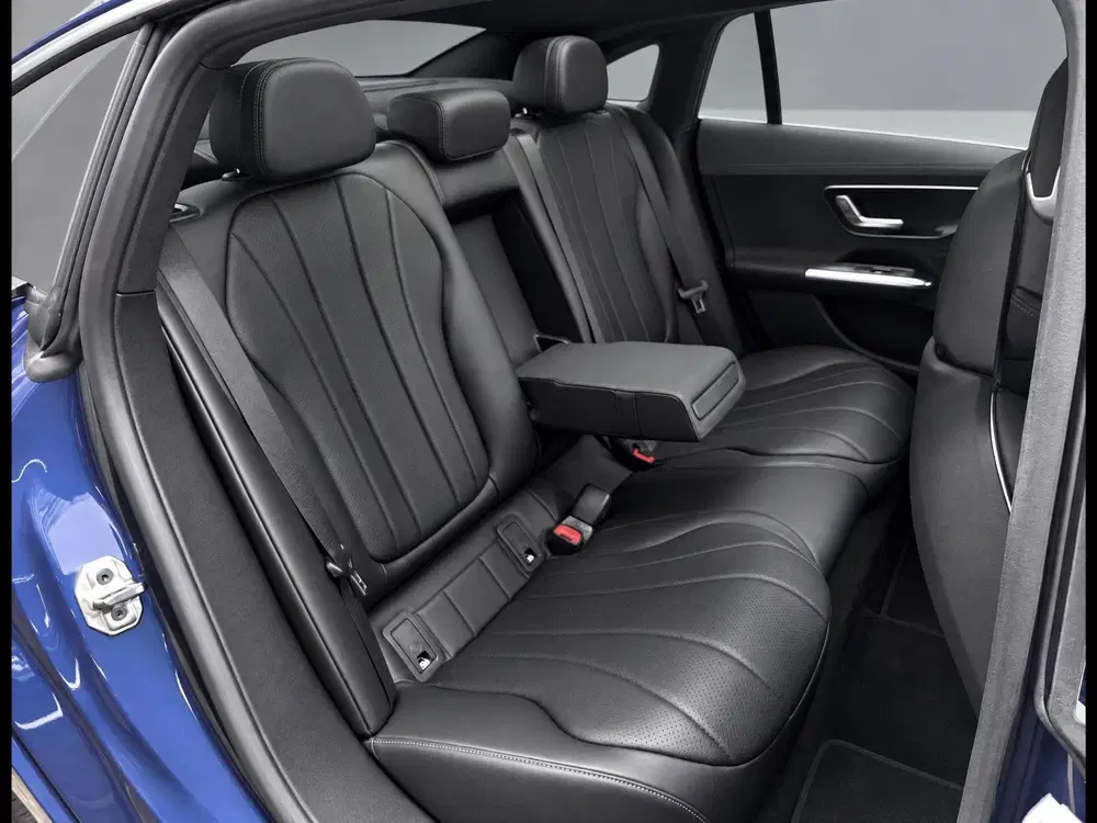 Mercedes-Benz EQE 300 Business Edition uit 2025, foto 10