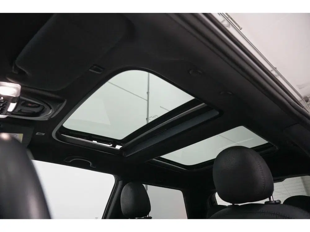 Mini Cooper Mini 2.0 John Works Panoramadak uit 2019, foto 11