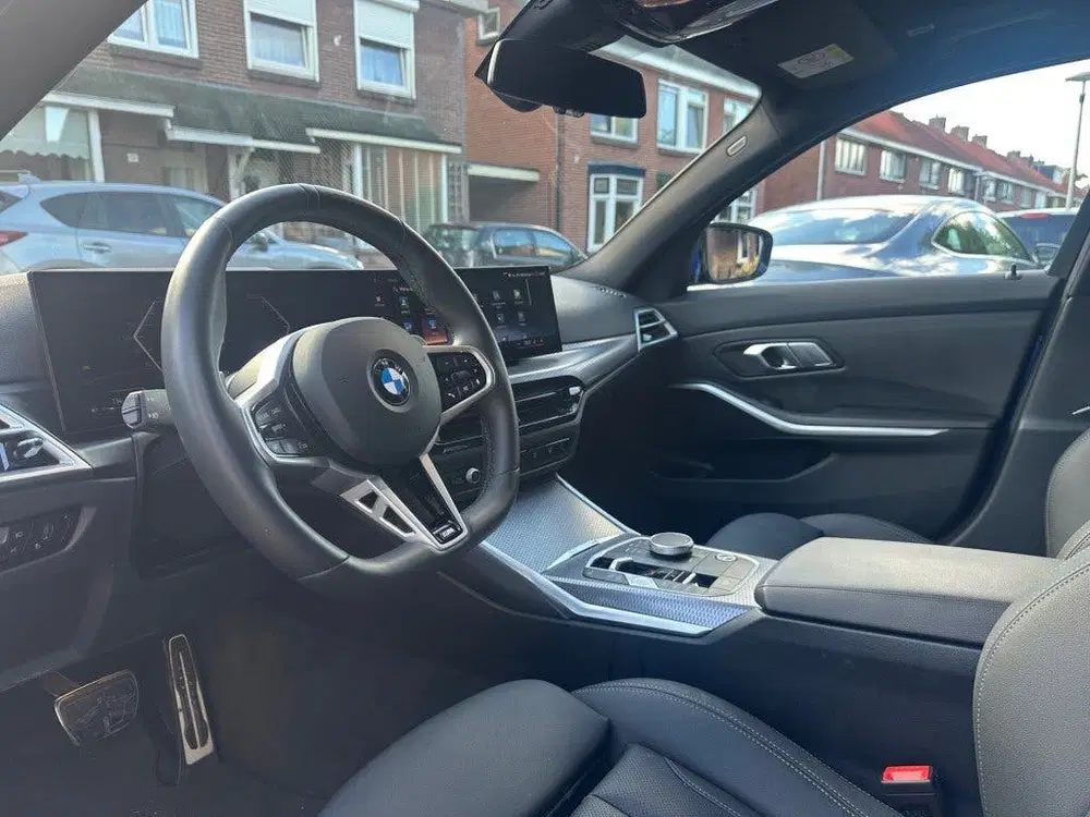 BMW 3-serie 330X-DRIVE M SPORT AUTOMAAT PANORAMADAK uit 2025, foto 11