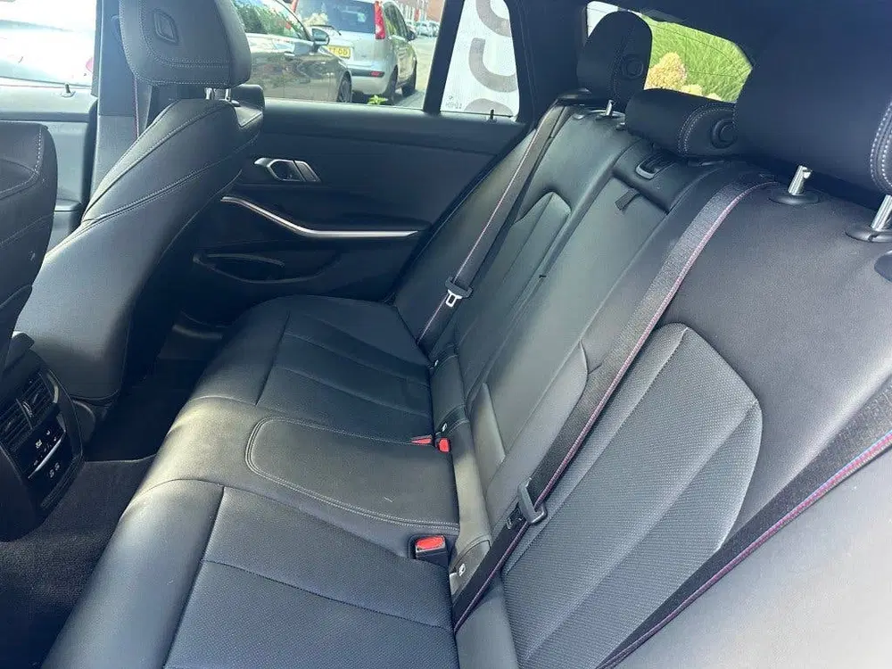 BMW 3-serie 330X-DRIVE M SPORT AUTOMAAT PANORAMADAK uit 2025, foto 15