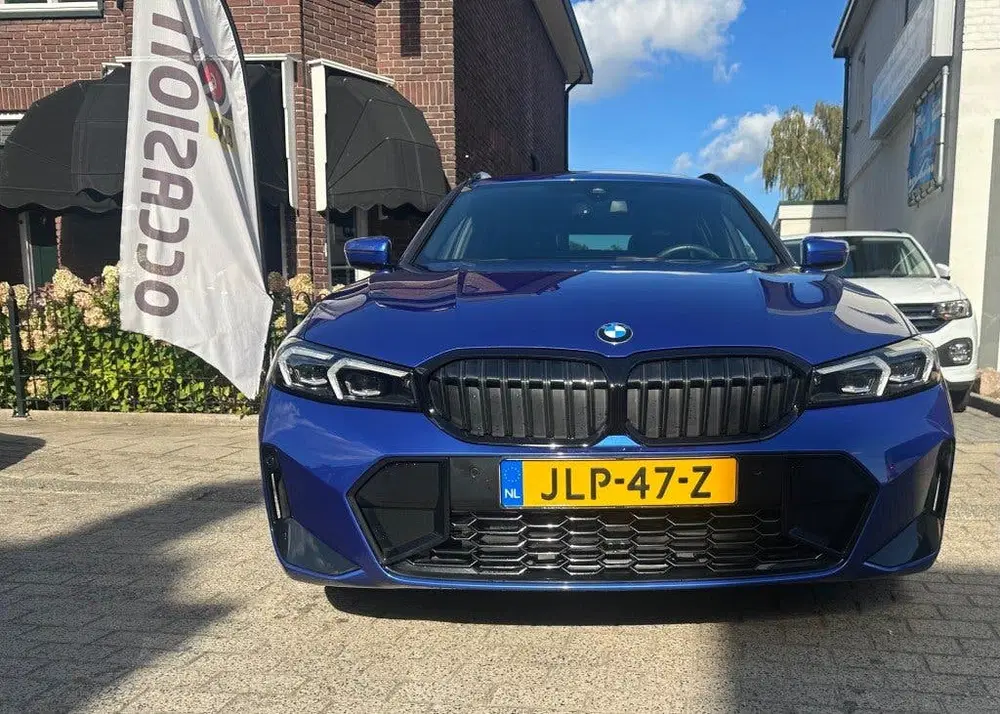BMW 3-serie 330X-DRIVE M SPORT AUTOMAAT PANORAMADAK uit 2025, foto 2