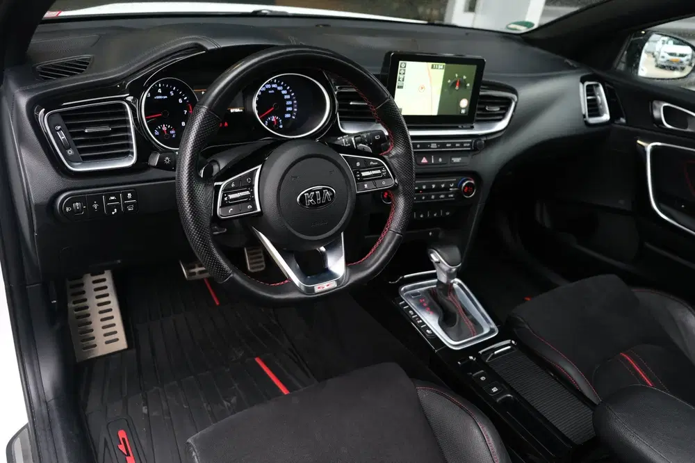 Kia ProCeed 1.6 T-GDI 204pk GT-Line Aut Pano Navi Cam uit 2019, foto 3