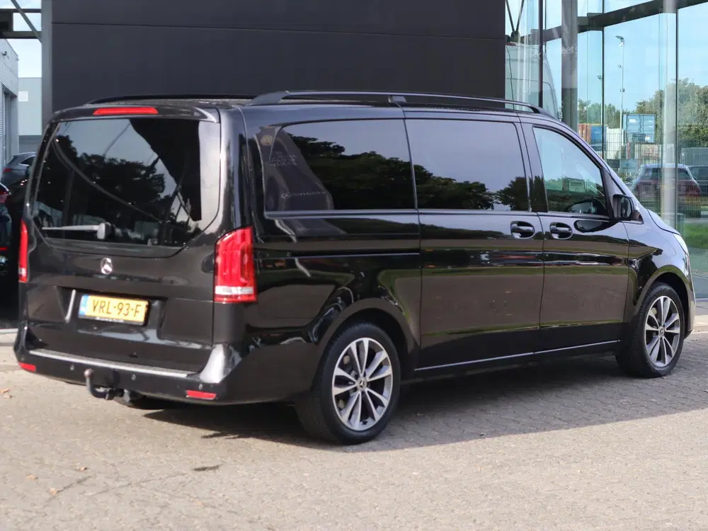 Mercedes-Benz V-Klasse 220d 4-MATIC LANG DC AVANTGARDE uit 2020, foto 2