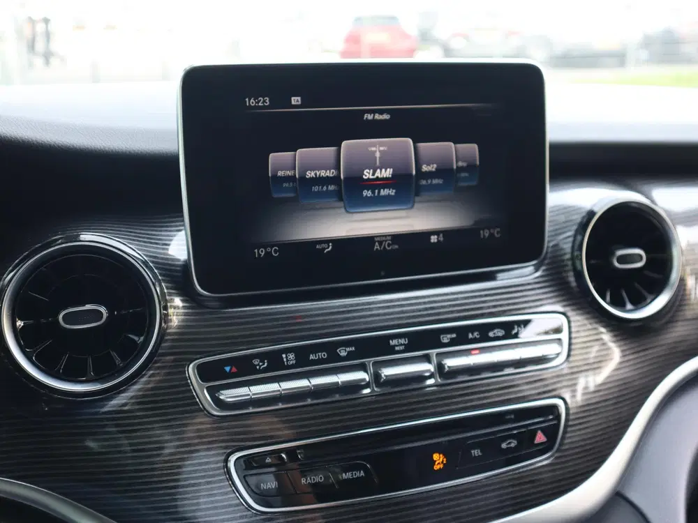 Mercedes-Benz V-Klasse 220d 4-MATIC LANG DC AVANTGARDE uit 2020, foto 9